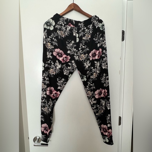 Floral Jogger Pants - Picture 4 of 4